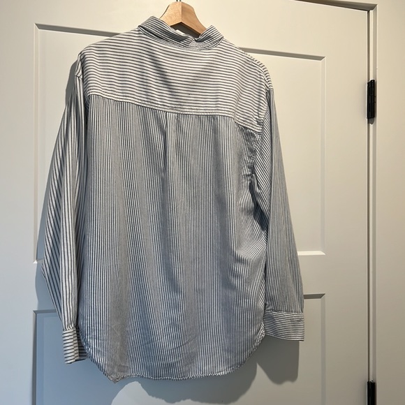 American Eagle Relaxed Button Down Blouse in Size Medium | New Without Tags - Picture 9 of 9
